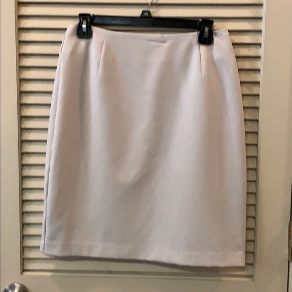 Alia creme skirt